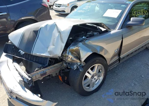 2009 Ford Mustang V6/V6 Premium z USA, uszkodzony, nr VIN 1ZVHT80N295128872